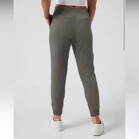 Athleta Brooklyn jogger in Mountain Olive - Picture 2 of 14